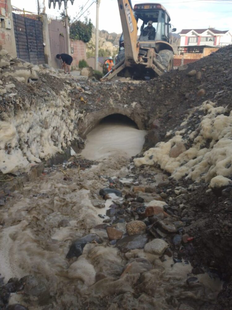 Emergencia en Alpacoma por hundimiento activo debido a las lluvias.