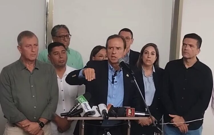 Sin acercamiento posible, el Bloque de Unidad agoniza