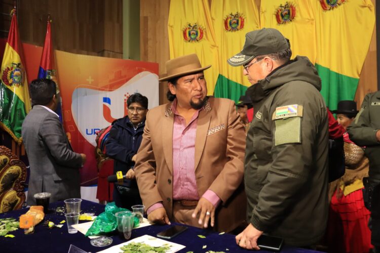 La Policía libera a vocales del TED La Paz que estaban retenidos en la UPEA