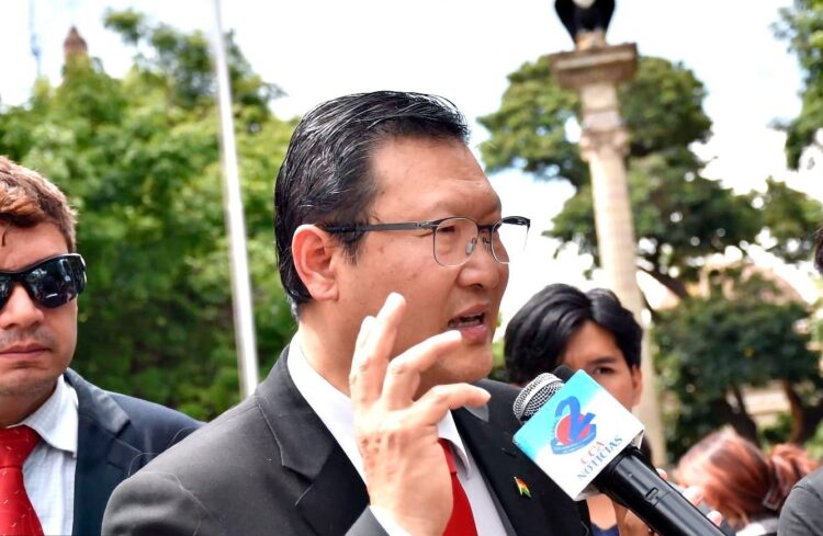 Chi confirma que irá por separado de la sigla de Reyes Villa en el proceso electoral