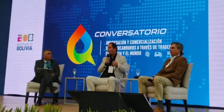 YPFB defiende la transparencia en la compra de combustibles