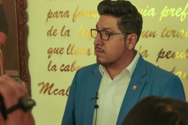 Todos piden créditos, pero nadie aprueba, critica Yujra