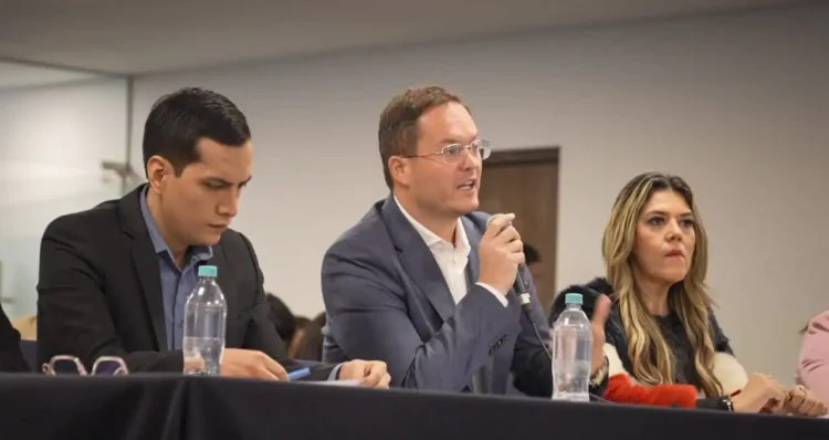 Dorgathen defiende la gestión de Botrading ante diputados