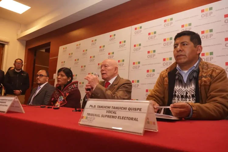 TSE advierte problemas con el voto en el exterior y deslinda responsabilidad