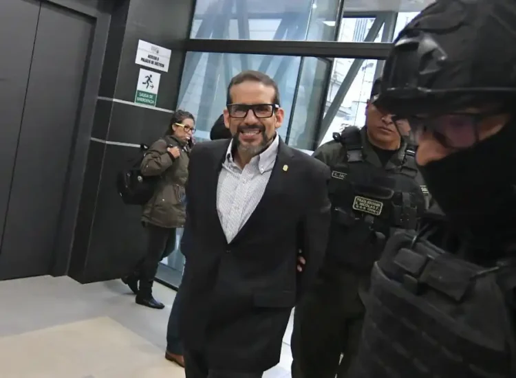 Defensa de Camacho anuncia que acudirá a instancias internacionales