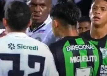 Denuncian y arrestan a Terceros en Brasil, señalado por presunto acto racista