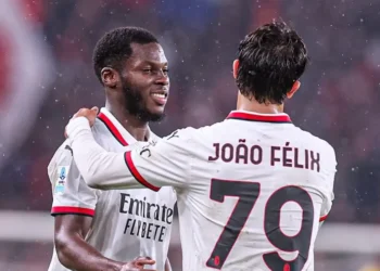 AC Milan remonta en Genoa en dos minutos