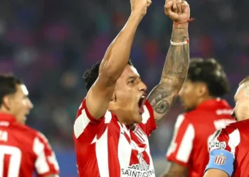 Estudiantes arrasa en Santiago por Libertadores