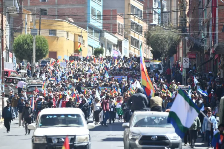 Viceministro Aguilera señala que marcha evista pretendió tomar el TSE