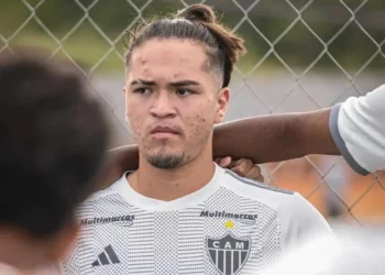 Pérez se entrena en la primera del Atlético Mineiro