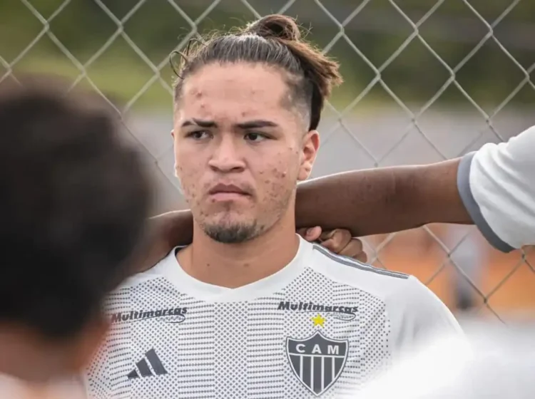 Pérez se entrena en la primera del Atlético Mineiro