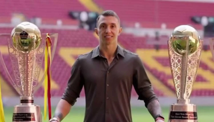 Muslera se despide del Galatasaray turco y pone rumbo a Sudamérica
