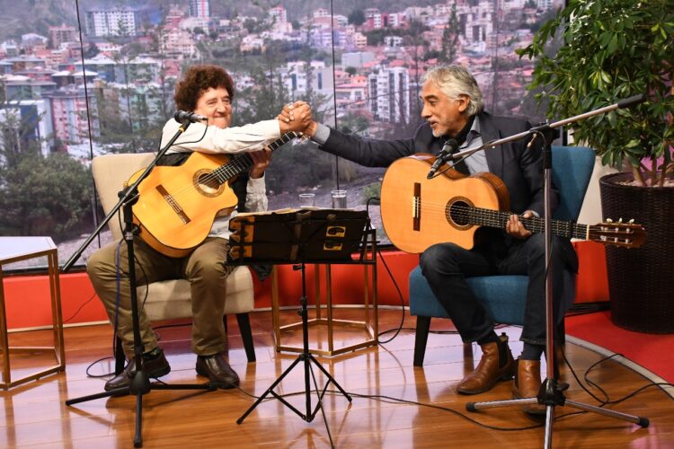 Willy Claure y El Papirri: un ‘mano a mano’ en Alasita