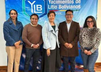 YLB y Australia exploran alianzas para industrializar litio en salares de Bolivia