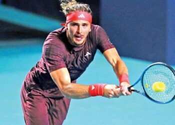 Zverev viene de atrás ante Arnaldi y avanza a segunda ronda del Abierto Mexicano