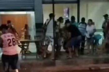Las personas que estaban en el lugar auxiliaron a la víctima