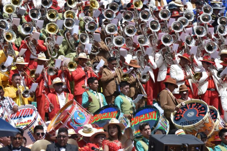 Rendirán homenaje al carnaval de Oruro y al Bicentenario