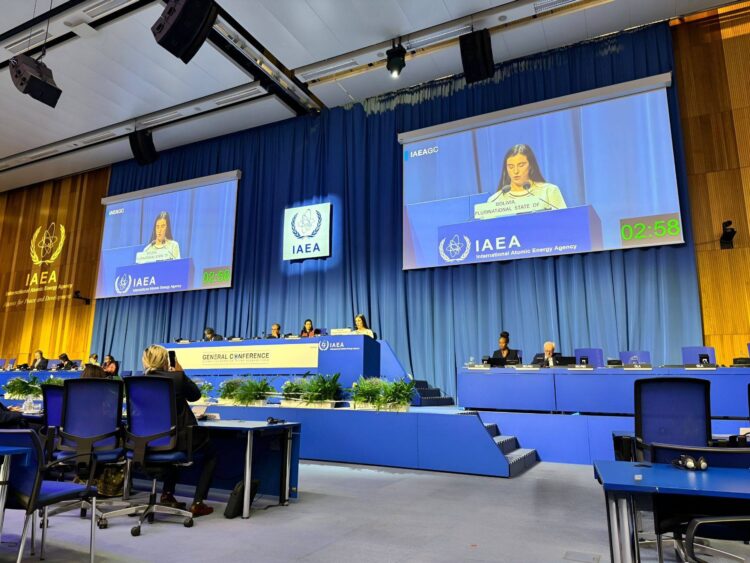 Bolivia destaca los avances en la implementación de la tecnología nuclear