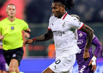 AC Milan pierde con la Fiorentina (2-1) tras fallar dos penales ante De Gea