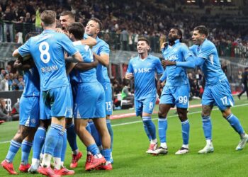 Nápoles gana al Milan en San Siro y abre hueco al frente de la Serie A