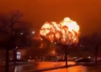 La aeronave se estrelló y provocó una explosión