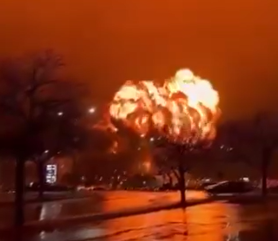 La aeronave se estrelló y provocó una explosión