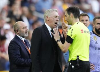 ‘El VAR ha quitado mucha o demasiada rseponsabilidad al árbitro’, opina Ancelotti