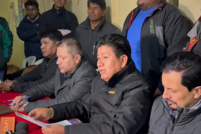 Transporte a Yungas levanta bloqueo tras acuerdo con el Gobierno sobre combustible y carreteras