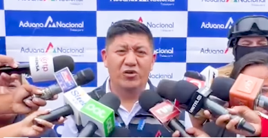 Contrabandistas emboscan a funcionarios de la Aduana y destrozan vehículos oficiales