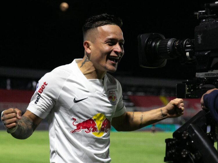 Botafogo de Brasil contrata al delantero Artur, ex Zenit de Rusia
