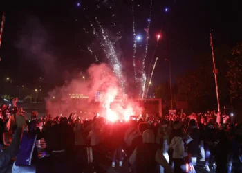 Celebraciones de aficionados del PSG dejan más de cuarenta detenidos