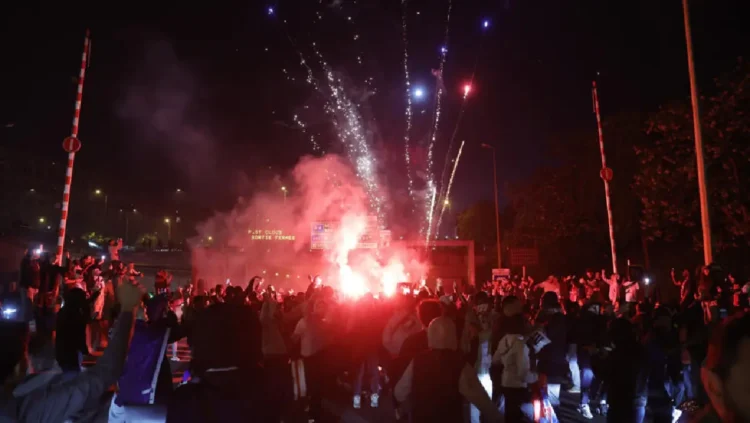 Celebraciones de aficionados del PSG dejan más de cuarenta detenidos