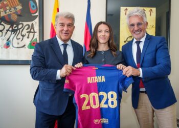La Balón de Oro Aitana Bonmatí renueva con el Barça hasta 2028