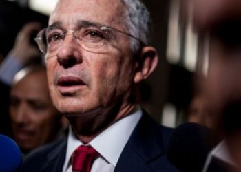 La Justicia suspende temporalmente el juicio contra el expresidente Uribe