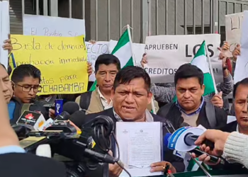 Alcaldes de Santa Cruz protestan en la Asamblea por créditos para emergencias climáticas