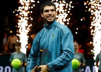 Alcaraz sigue tercero de la ATP tras ganar en Róterdam, De Miñaur es sexto