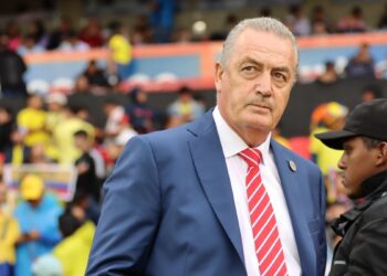 A Paraguay le ‘costó’ sostener la pelota pero hizo la tarea, dice DT Alfaro