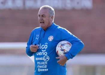 Alfaro defiende a Bobadilla: ‘El fútbol es un juego pasional’
