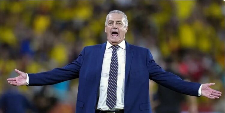 Alfaro anuncia que Paraguay jugará «como una final» partido con Chile