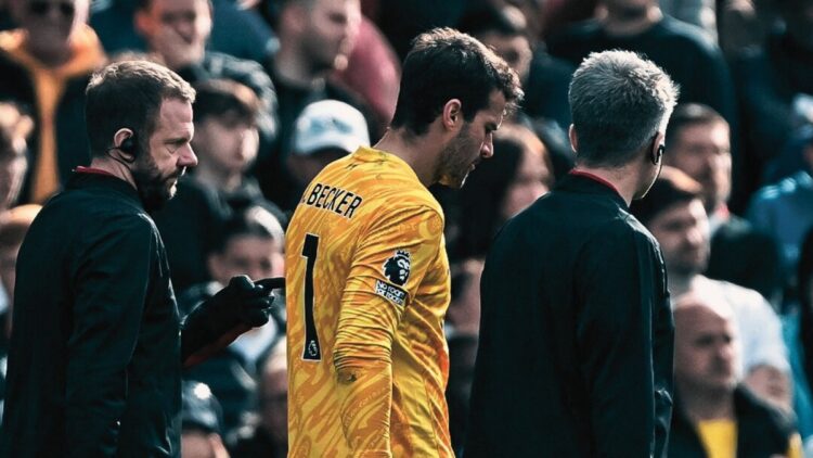 Seis semanas de baja para guardameta brasileño Alisson Becker