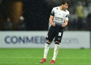 Corinthians se mantiene vivo en Sudamericana tras derrotar a Racing de Montevideo
