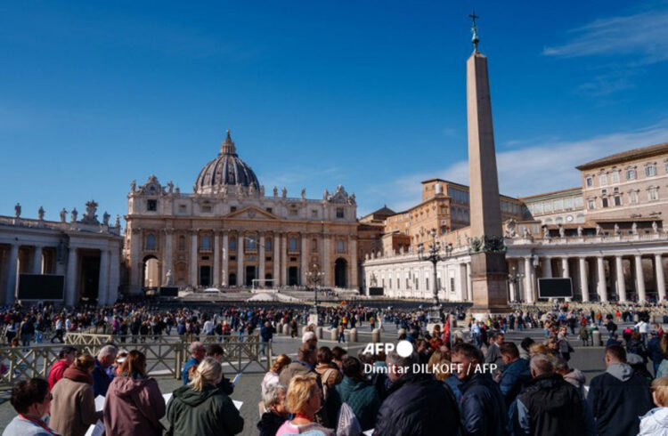 angelus_papa.jpg