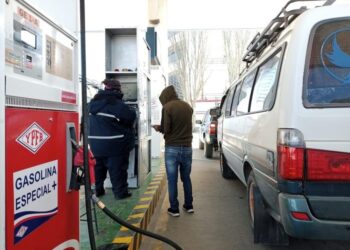 ANH aún evalúa la restricción de venta de combustible a vehículos irregulares