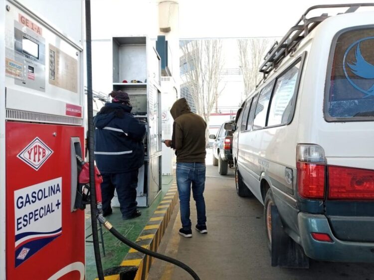 ANH aún evalúa la restricción de venta de combustible a vehículos irregulares
