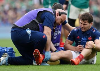 Antoine Dupont anuncia que sufre una rotura de ligamentos de la rodilla