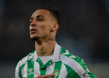 El resurgir de Antony impulsa a Betis a ganar su primer trofeo europeo