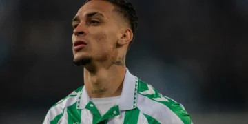 El resurgir de Antony impulsa a Betis a ganar su primer trofeo europeo