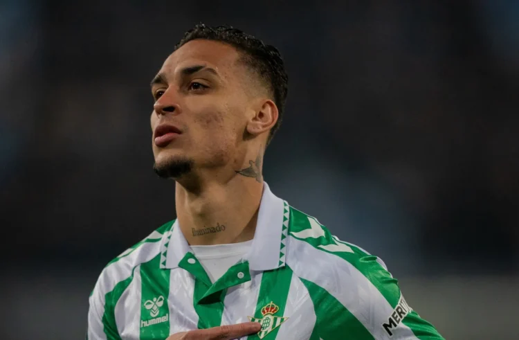 El resurgir de Antony impulsa a Betis a ganar su primer trofeo europeo