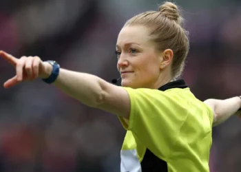 Una mujer arbitrará por primera vez una final europea de rugby