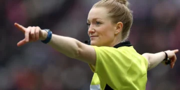 Una mujer arbitrará por primera vez una final europea de rugby